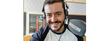 Juanma Romero en el estudio de Europa FM. Juanma Romero en el estudio de Europa FM.