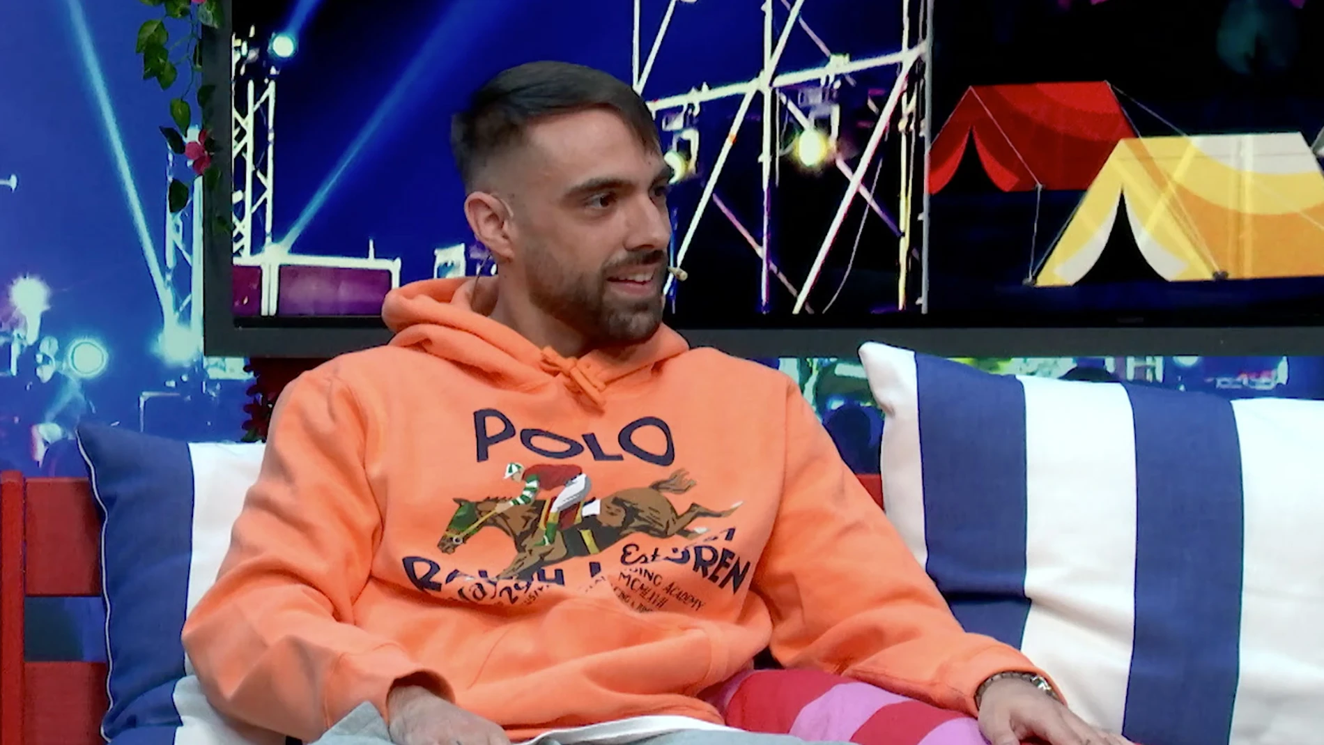 Israel B.: "Haría una replica de mi falo y lo vendería como consolador" Israel B.: "Haría una replica de mi falo y lo vendería como consolador"