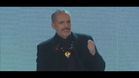 Miguel Bosé se retracta de sus palabras sobre las vacunas contra el SIDA: "Quiero venganza, pero no son la solución" Miguel Bosé se retracta de sus palabras sobre las vacunas contra el SIDA: "Quiero venganza, pero no son la solución"