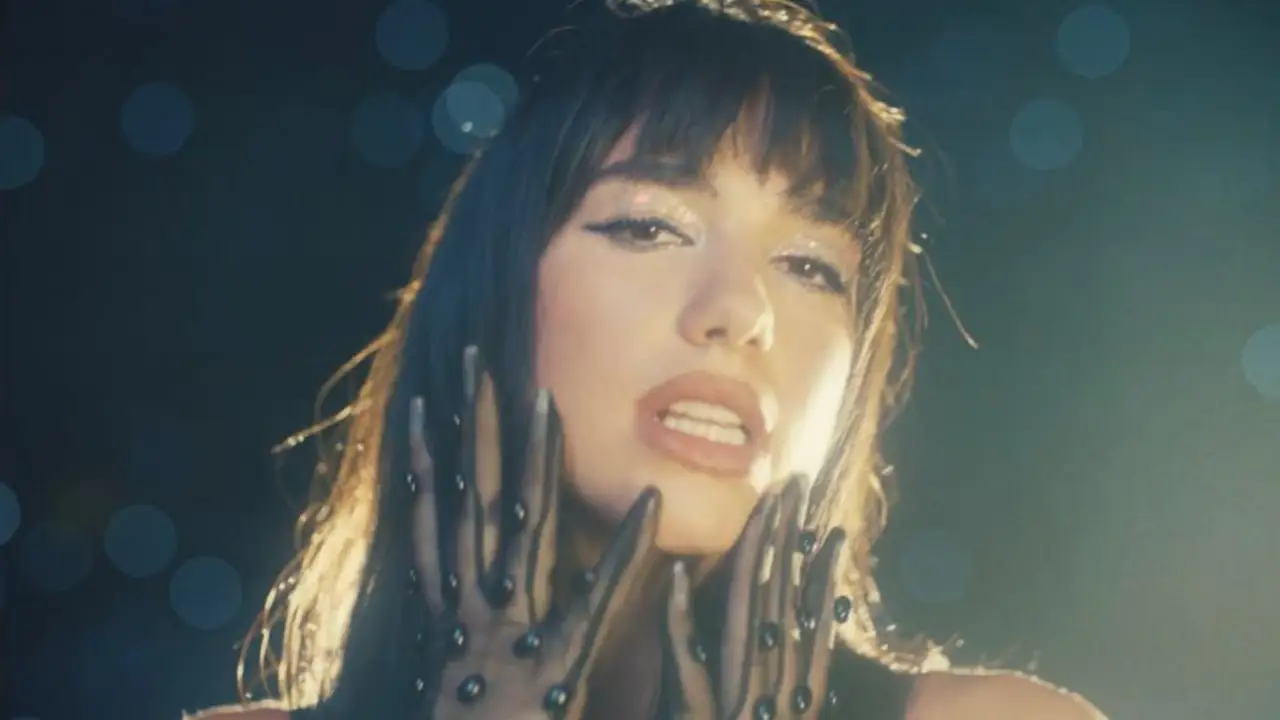 Dua Lipa - Levitating Featuring DaBaby Dua Lipa - Levitating Featuring DaBaby