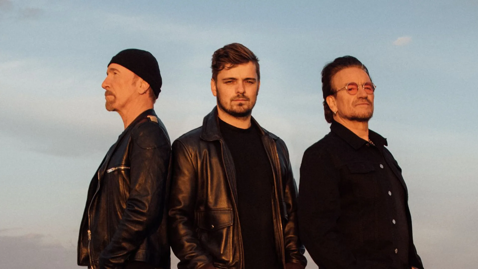 Martin Garrix se une a Bono y The Edge de U2 en 'We are the people'