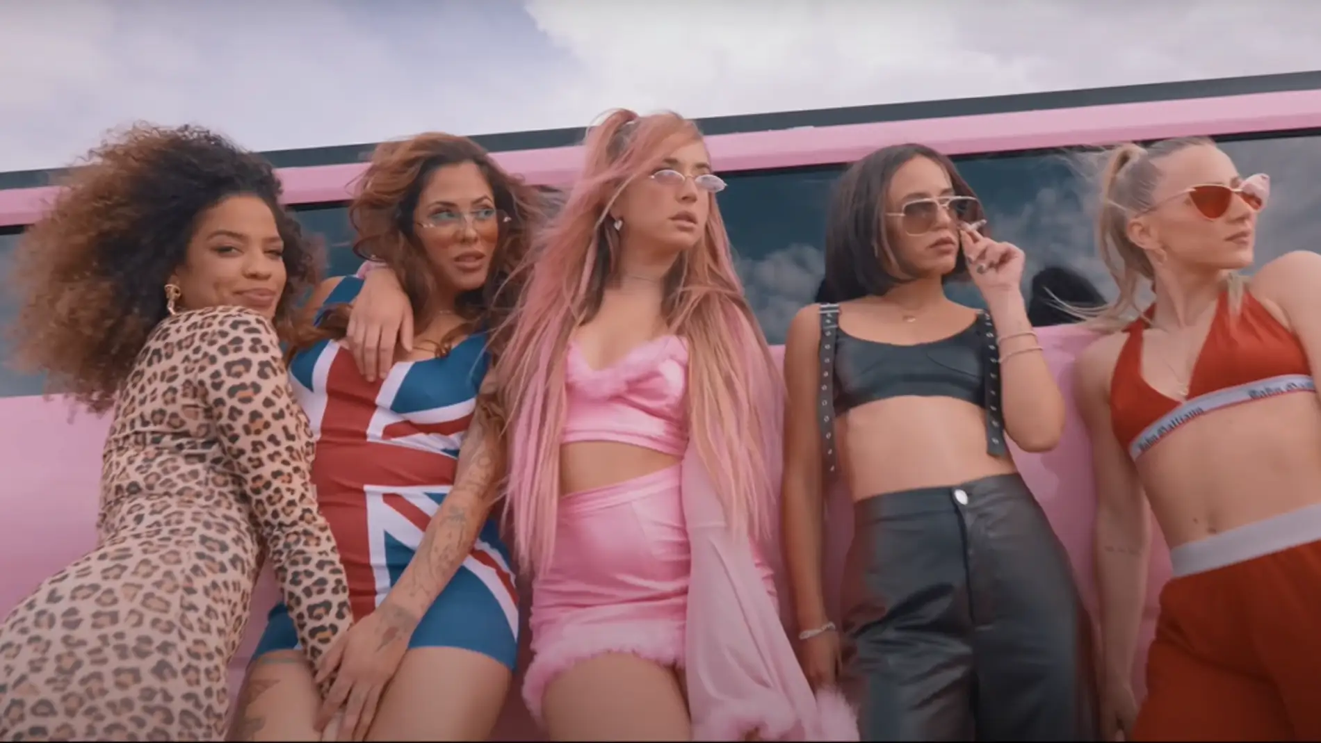 Lola Indigo y sus amigas en el vídeo de 'Spice Girls'