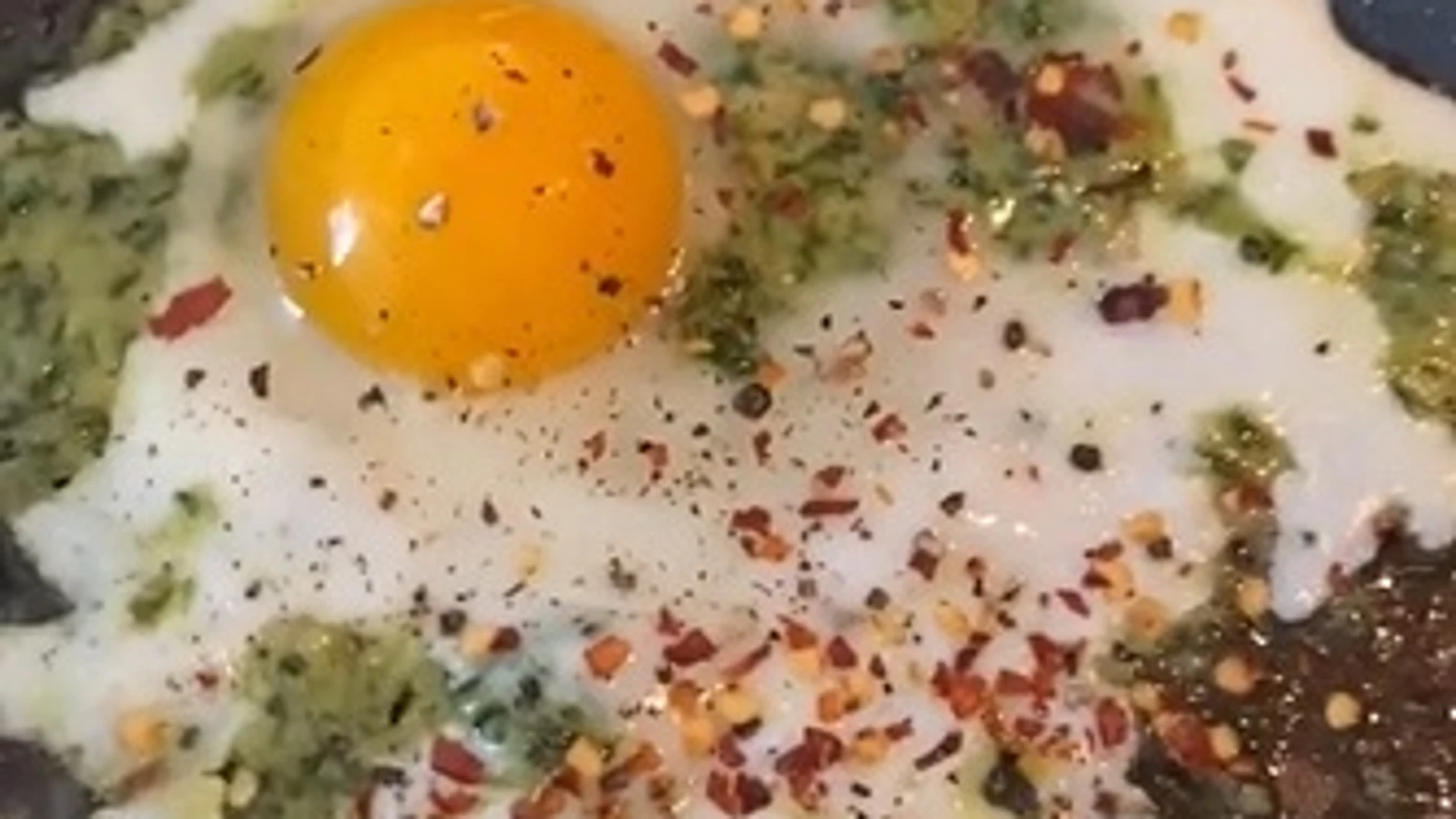 Receta de huevos con pesto
