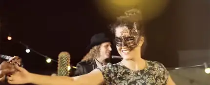 Sara Donés, la hija de Pau Donés protagonista del videoclip de 'Eso que tú me das' Sara Donés, la hija de Pau Donés protagonista del videoclip de 'Eso que tú me das'