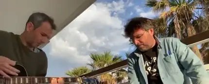 Jordi Évole canta 'Grita' para homenajear a Pau Donés un año después de su muerte Jordi Évole canta 'Grita' para homenajear a Pau Donés un año después de su muerte