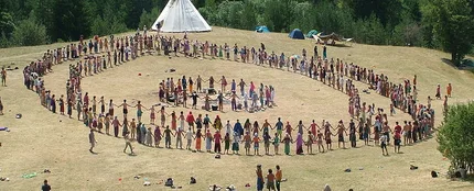 Asentamiento de la Familia Arcoíris en Bosnia, en 2007 Asentamiento de la Familia Arcoíris en Bosnia, en 2007