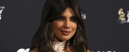 Priyanka Chopra es uno de los nuevos ángeles de Victoria's Secret. Priyanka Chopra es uno de los nuevos ángeles de Victoria's Secret.
