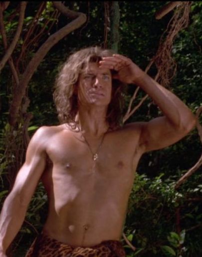 El increíble cambio físico de George de la Jungla El increíble cambio físico de George de la Jungla