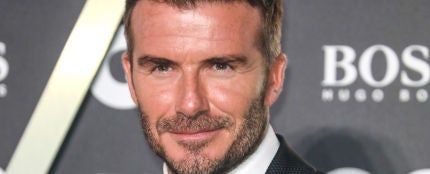 David Beckham recupera un look de los 90 para callar la boca a sus hijos: &quot;Papá lo hizo primero&quot;