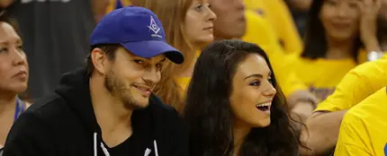 Mila Kunis y Ashton Kutcher Mila Kunis y Ashton Kutcher