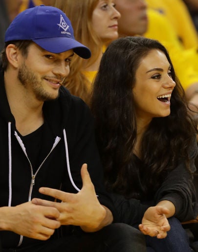 Mila Kunis y Ashton Kutcher Mila Kunis y Ashton Kutcher