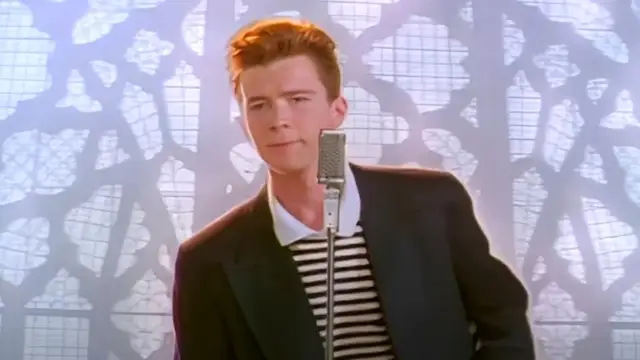 Rick Astley en el vídeo de Never Gonna Give You Up