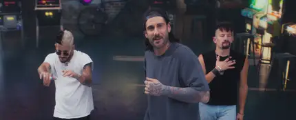 Melendi se pasa a los ritmos caribeños junto a Mau & Ricky en 'La boca junta' Melendi se pasa a los ritmos caribeños junto a Mau & Ricky en 'La boca junta'