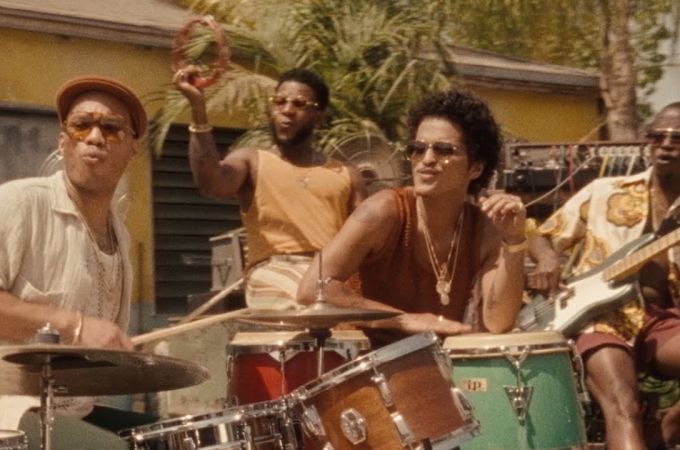 Bruno Mars y Anderson .Paak en 'Skate' Bruno Mars y Anderson .Paak en 'Skate'