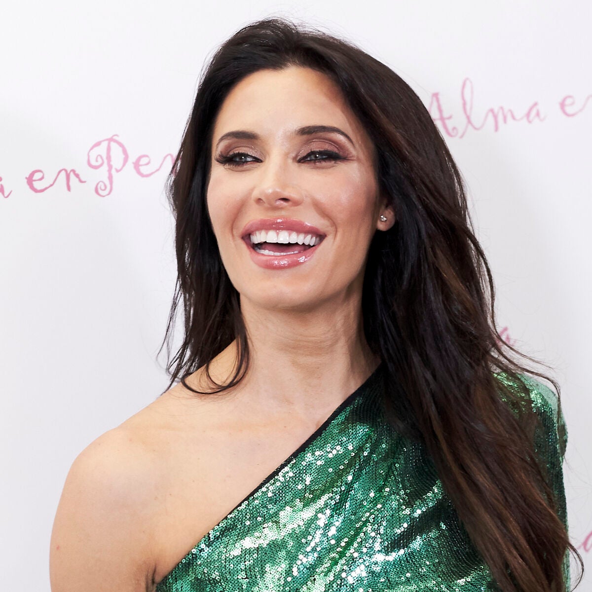 Flipper Schmeicheln Bad cuanto mide pilar rubio Verteilen Beeile dich Luxus