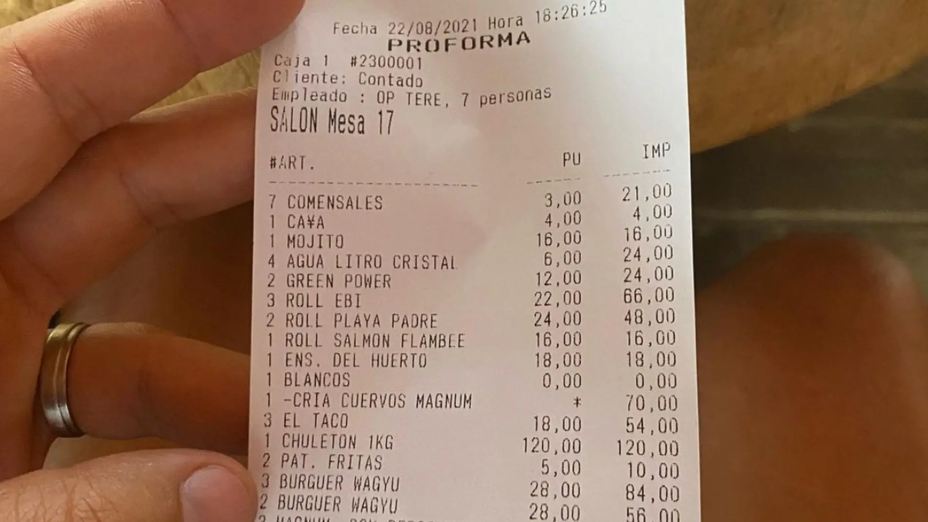 Un empresario deja más de 4.000 euros de propina en un restaurante de Marbella