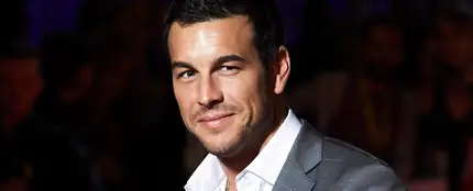 Mario Casas aprovecha sus vacaciones en México para hacerse trenzas Mario Casas aprovecha sus vacaciones en México para hacerse trenzas