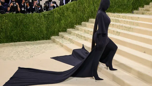 Kim Kardashian, de Balenciaga