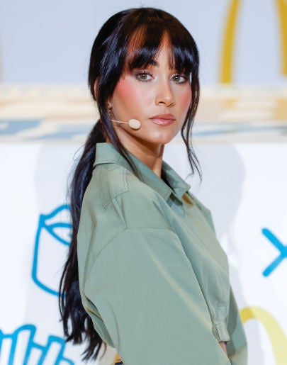 Aitana presentando su menú Aitana presentando su menú