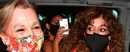 El lookazo de Lola Orellana, hija de Rosario Flores, en la boda de su prima Elena Furiase El lookazo de Lola Orellana, hija de Rosario Flores, en la boda de su prima Elena Furiase