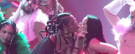 La espectacular actuación de Rosalía y Tokischa en los premios Billboard Latinos 2021 La espectacular actuación de Rosalía y Tokischa en los premios Billboard Latinos 2021