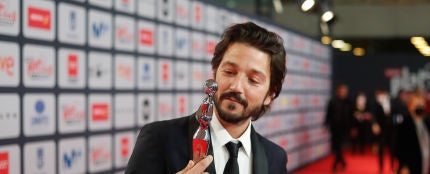 El discurso de Diego Luna en los premios Platino: "Nos toca a todos, a todas, a todes" El discurso de Diego Luna en los premios Platino: "Nos toca a todos, a todas, a todes"