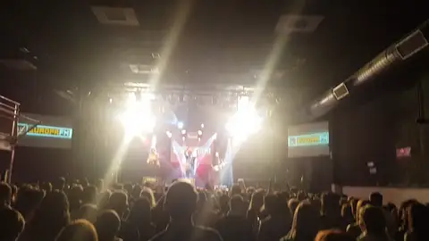 Dani Fernández canta 'Clima Tropical' Dani Fernández canta 'Clima Tropical'