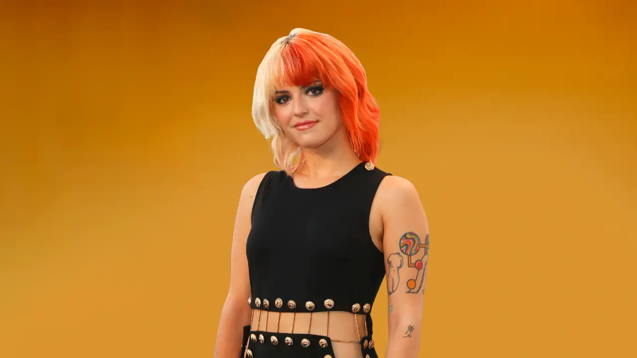 Alba Reche, cantante y colaboradora de Cuerpos Especiales Alba Reche, cantante y colaboradora de Cuerpos Especiales