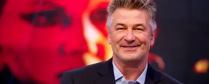 El actor Alec Balldwin mata por accidente a una compañera en un rodaje El actor Alec Balldwin mata por accidente a una compañera en un rodaje