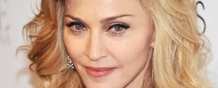 La criticada foto de Madonna recreando la muerte de Marilyn Monroe La criticada foto de Madonna recreando la muerte de Marilyn Monroe
