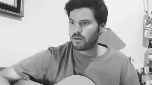 Guillermo Bárcenas se abre una cuenta en TikTok de covers y la inaugura con una versión de Ateo de C. Tangana