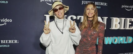 Justin y Hailey Bieber presentan su documental 'Justin Bieber: Our World' Justin y Hailey Bieber presentan su documental 'Justin Bieber: Our World'