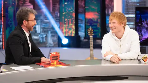 La reflexión de Ed Sheeran sobre su vida sin el teléfono móvil: "Es una forma mejor de interactuar con la gente" La reflexión de Ed Sheeran sobre su vida sin el teléfono móvil: "Es una forma mejor de interactuar con la gente"