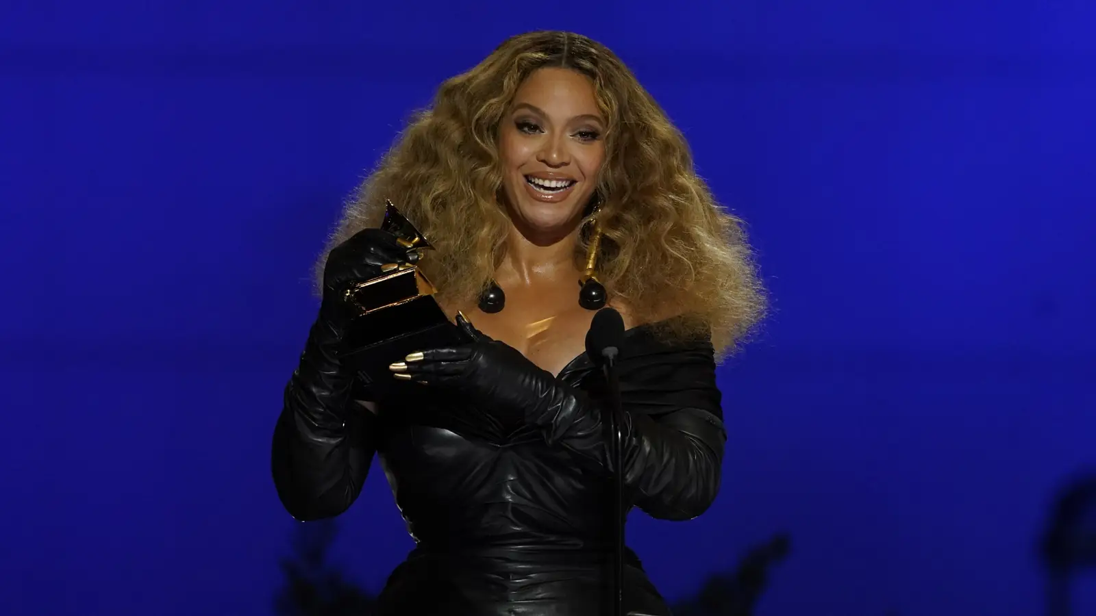 Beyoncé lanza por sorpresa ‘Be Alive’, su primera canción tras un año de parón musical Beyoncé lanza por sorpresa ‘Be Alive’, su primera canción tras un año de parón musical