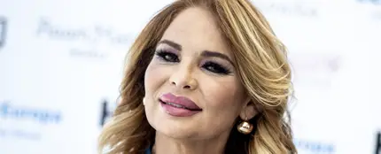 Isabel Torres, emocionada tras anunciar que le quedan dos meses de vida: "Estoy preparada para marcharme" Isabel Torres, emocionada tras anunciar que le quedan dos meses de vida: "Estoy preparada para marcharme"