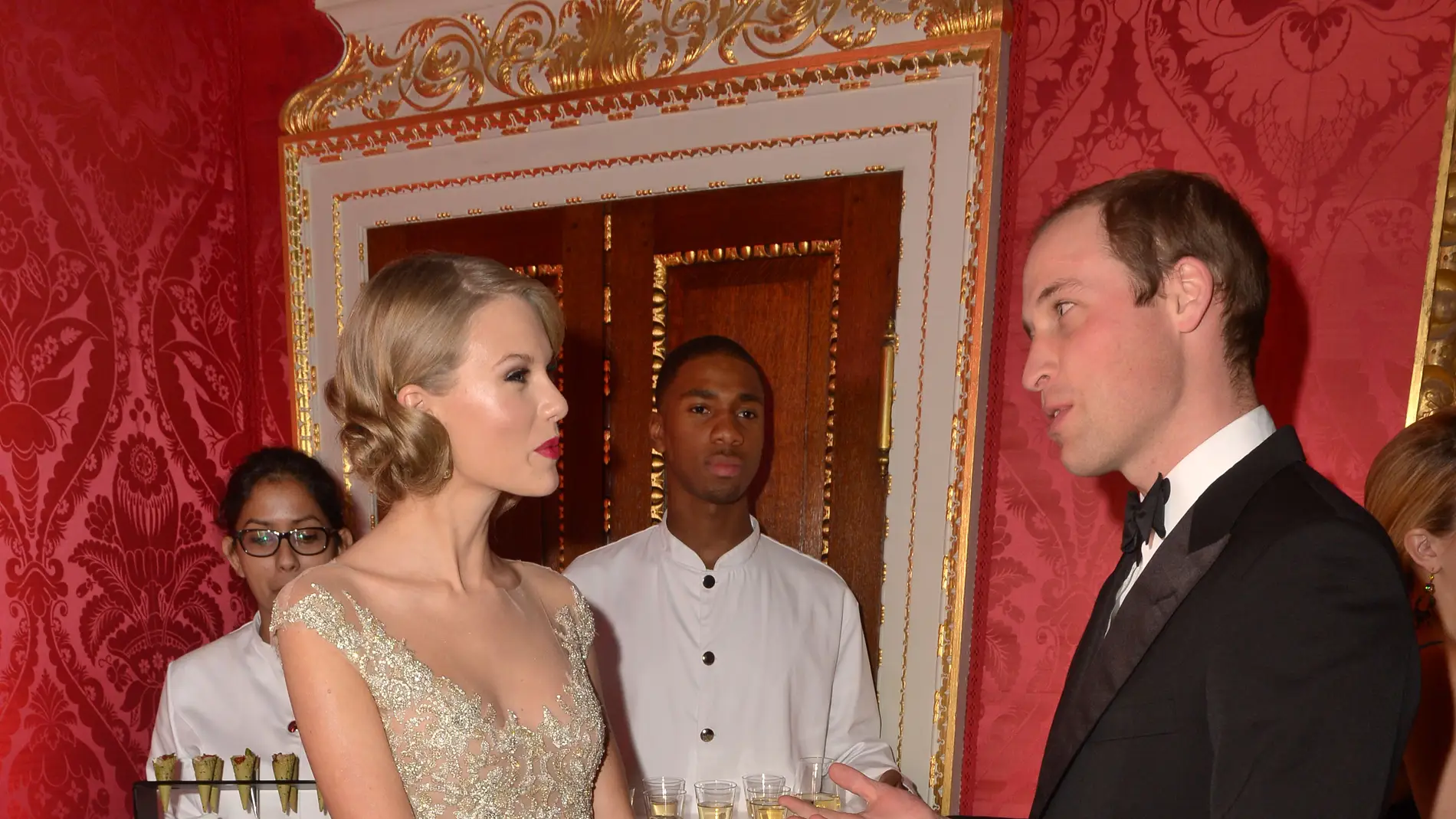 El príncipe Guillermo todavía se avergüenza por este momento que vivió con Taylor Swift