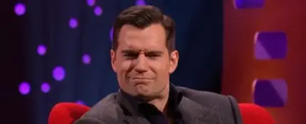 Henry Cavill se enfrenta a su entrevista más incómoda Henry Cavill se enfrenta a su entrevista más incómoda