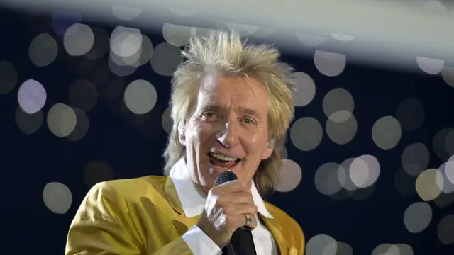 Rod Stewart y su hijo se declaran culpables de agredir a un guardia en un hotel
