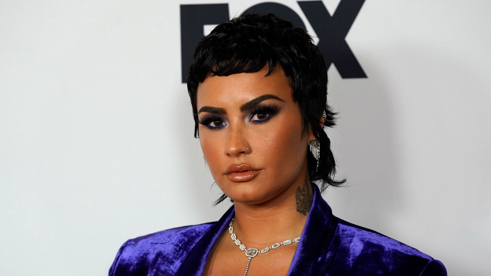 Demi Lovato utiliza de nuevo el género femenino y explica los motivos 