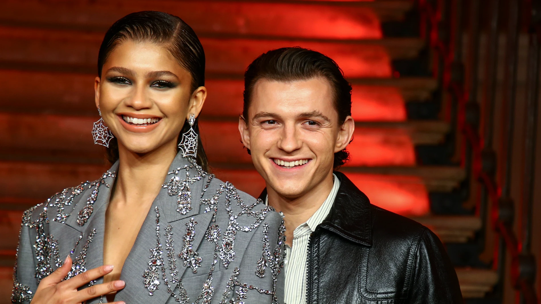 Zendaya junto a Tom Holland Zendaya junto a Tom Holland