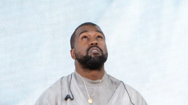 Kanye West y Julia Fox confirman su relación posando por primera vez juntos