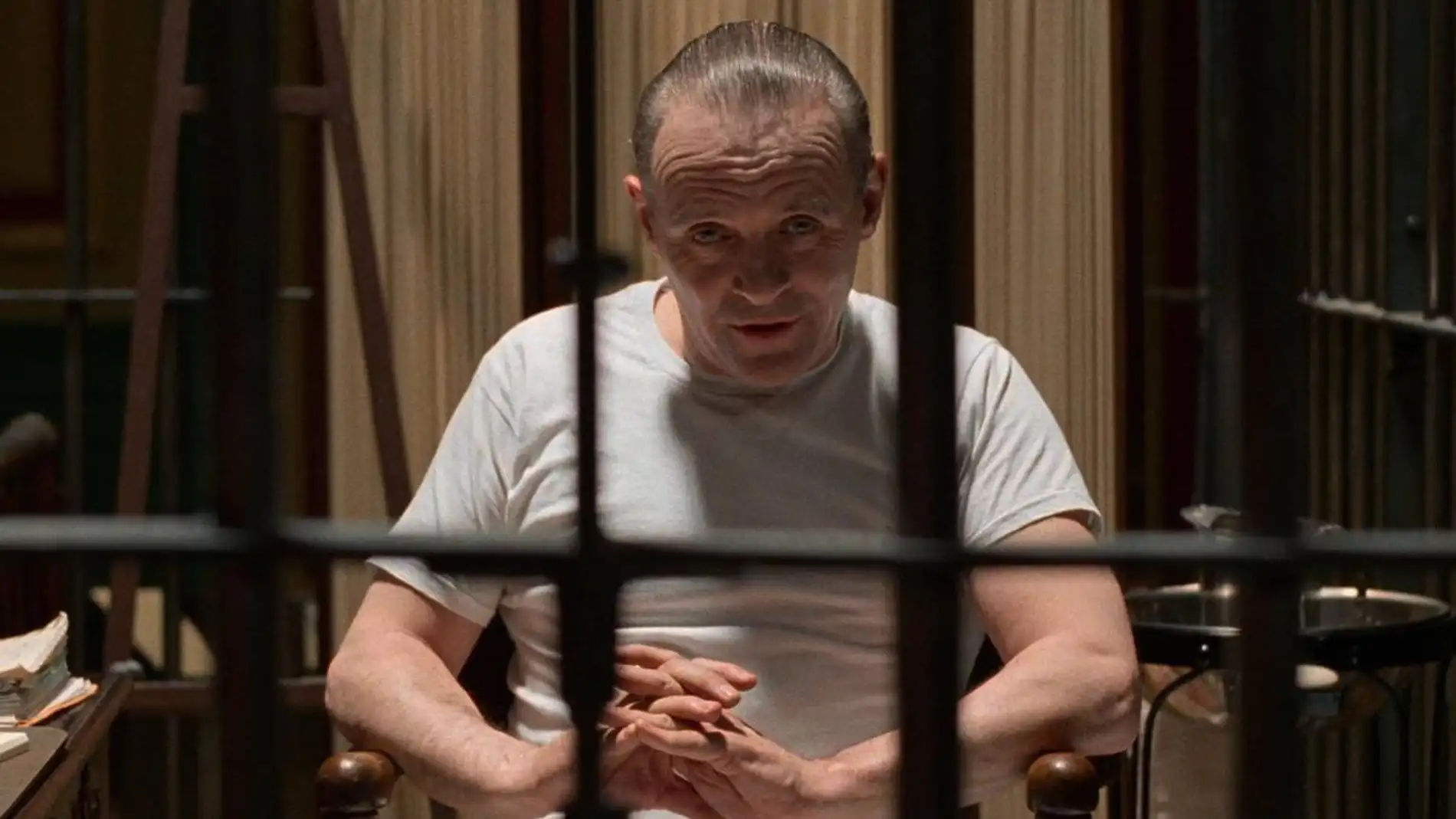Anthony Hopkins como Hannibal Lecter.