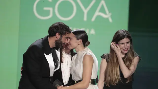 ¿Cuánto tiempo llevan juntos Verónica Echegui y Álex García? La pregunta que te harás tras su discurso en los Goya