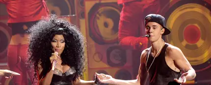 Justin Bieber y Nicki Minaj cantan juntos Justin Bieber y Nicki Minaj cantan juntos