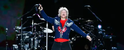 El cantante Bon Jovi en concierto El cantante Bon Jovi en concierto
