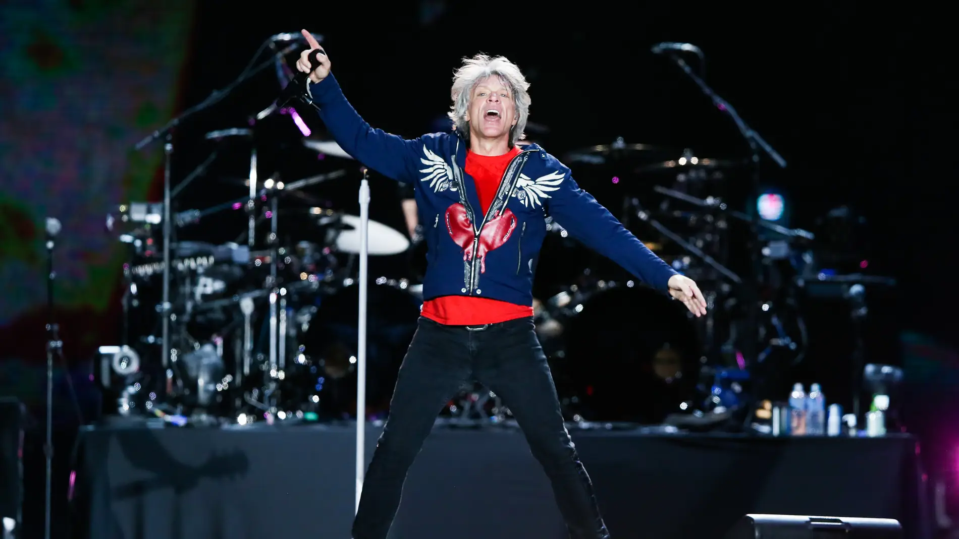 El cantante Bon Jovi en concierto