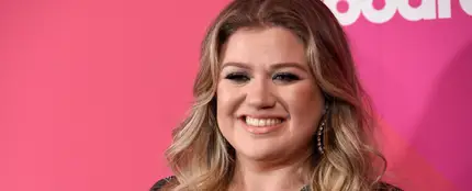 Kelly Clarkson Kelly Clarkson