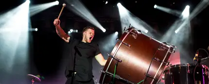 Dan Reynolds de Imagine Dragons durante un concierto Dan Reynolds de Imagine Dragons durante un concierto