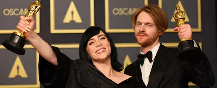 Billie Eilish y Finneas ganan el Oscar a la Mejor canción por 'No time to die' Billie Eilish y Finneas ganan el Oscar a la Mejor canción por 'No time to die'