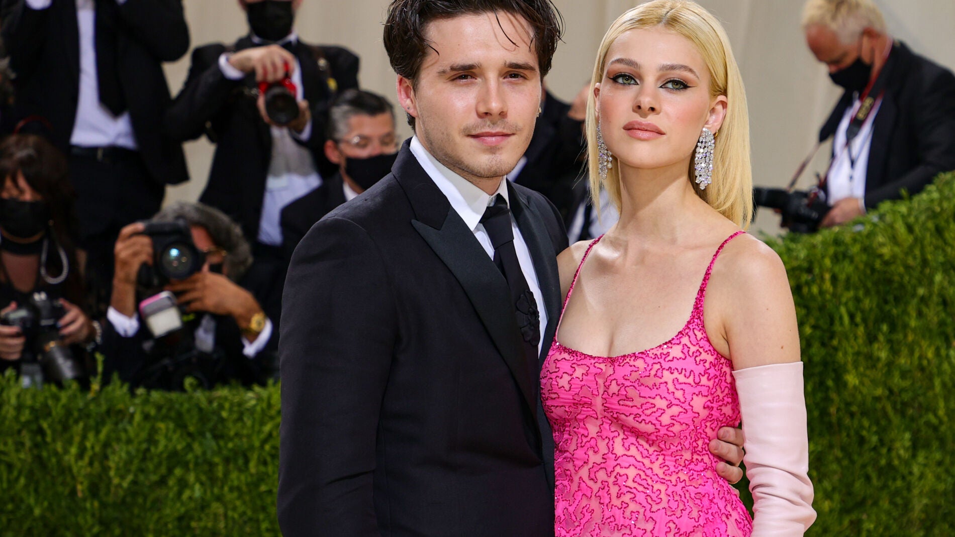 Las Fotos De La Boda De Brooklyn Beckham Y Nicola Peltz: El Vestido De ...